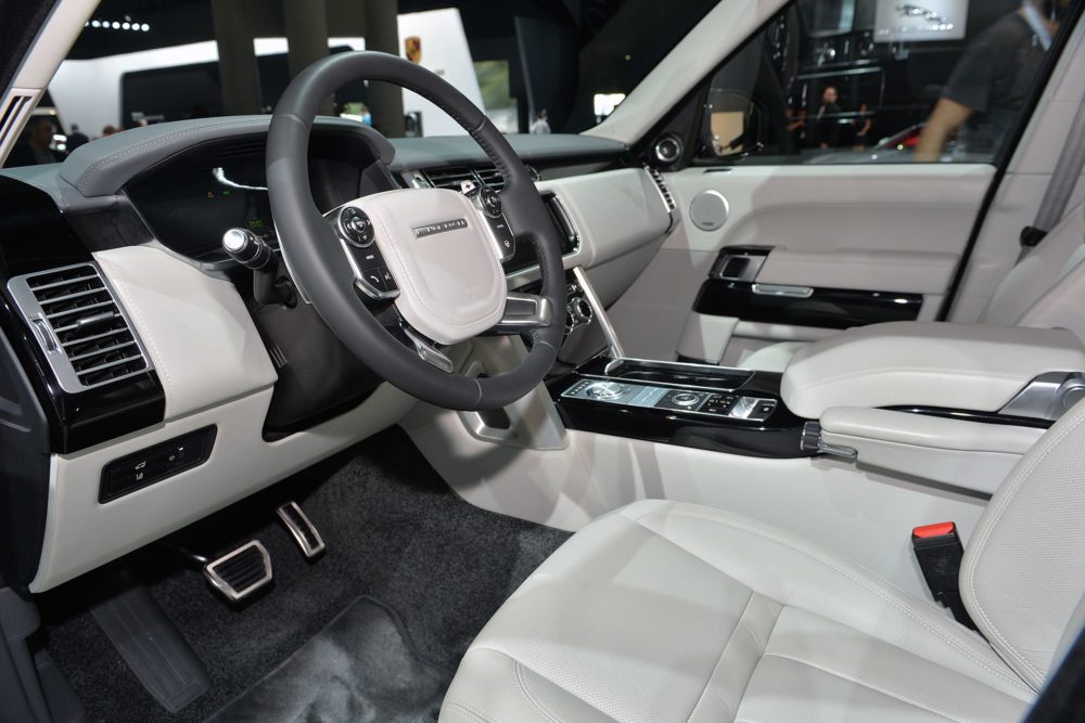 Alternative view of Range Rover Vogue Autobiography
