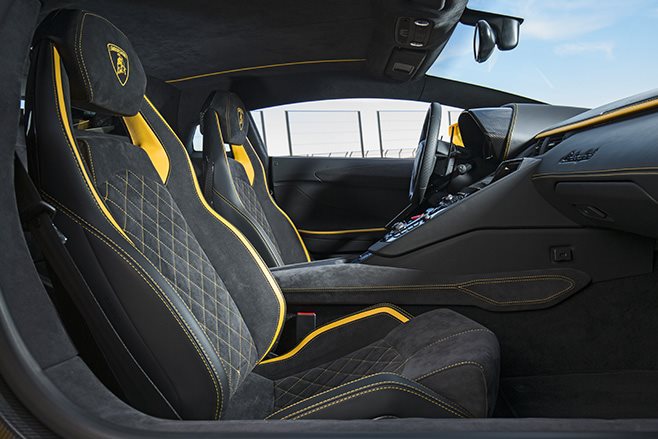 Lamborghini Aventador S - Image 4